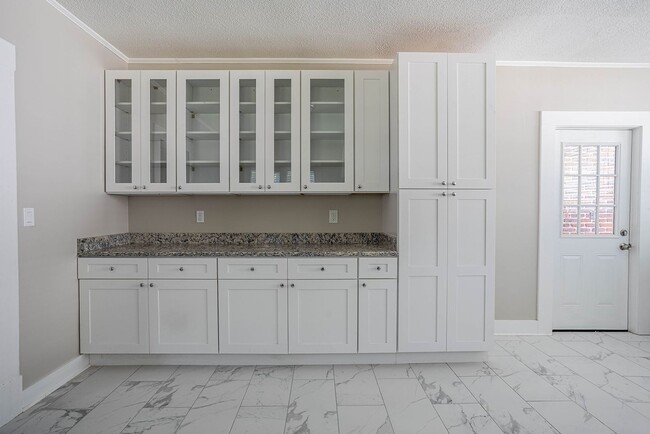 Building Photo - 20 Marion Ave