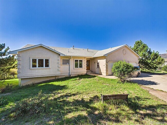 Building Photo - 1185 S Park Dr