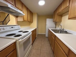 Building Photo - 4204 S 47th St