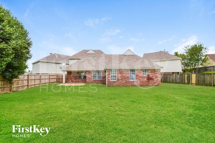 Building Photo - 7701 Belmont Run Cove