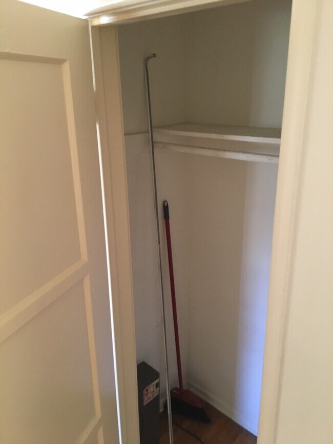 Building Photo - 5301 Russell Ave