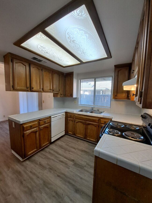 Building Photo - Spacious 3-Bedroom Home Steps from Addams ...