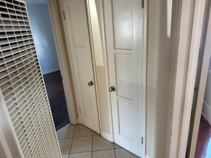 Building Photo - 2615 Armour Ln