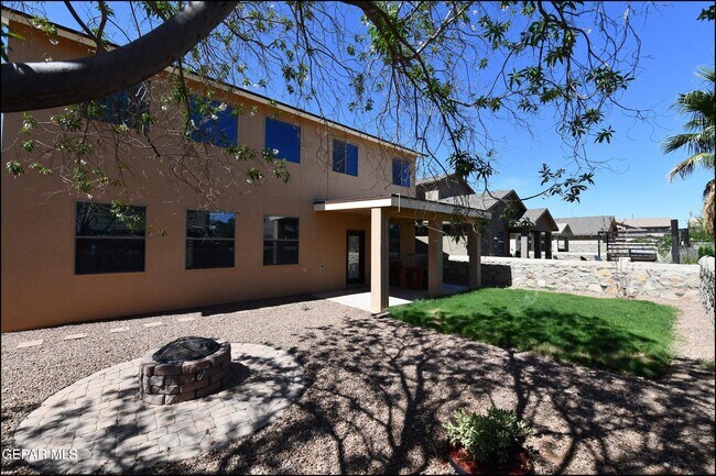 Building Photo - 14309 S Cave Ave