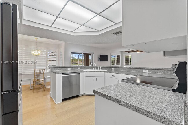 Building Photo - 237 NW 100th Ave