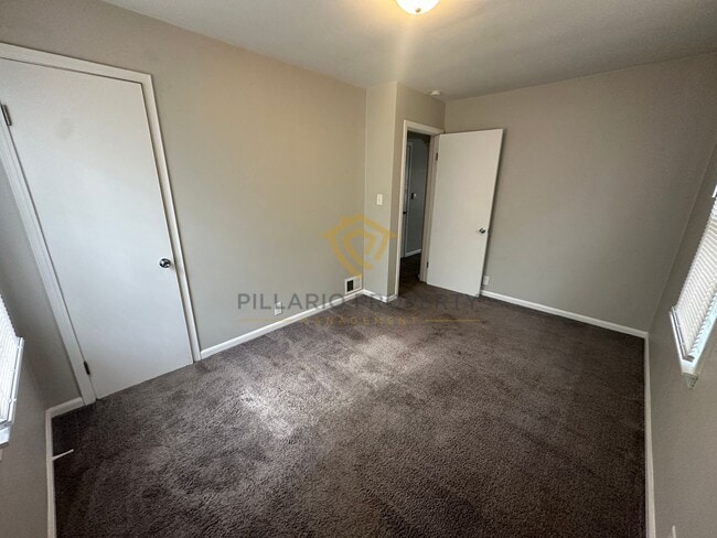Building Photo - Cozy Brick 2 Bedroom Home with Updated Int...