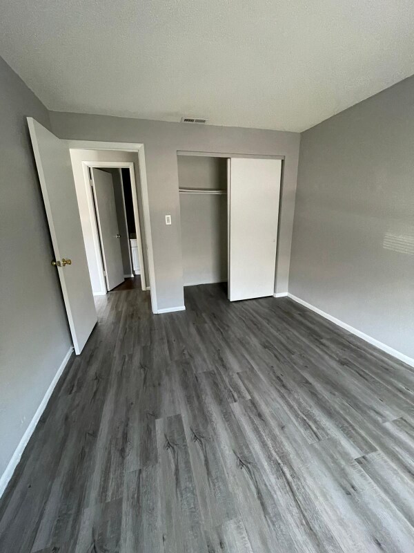 Building Photo - 14323 Lucerne Dr