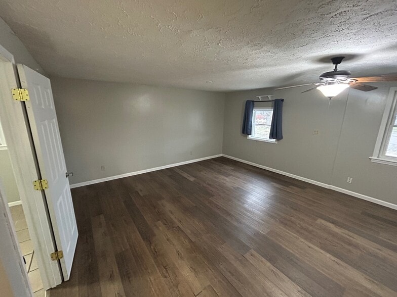 Building Photo - 15 Pryor Ct