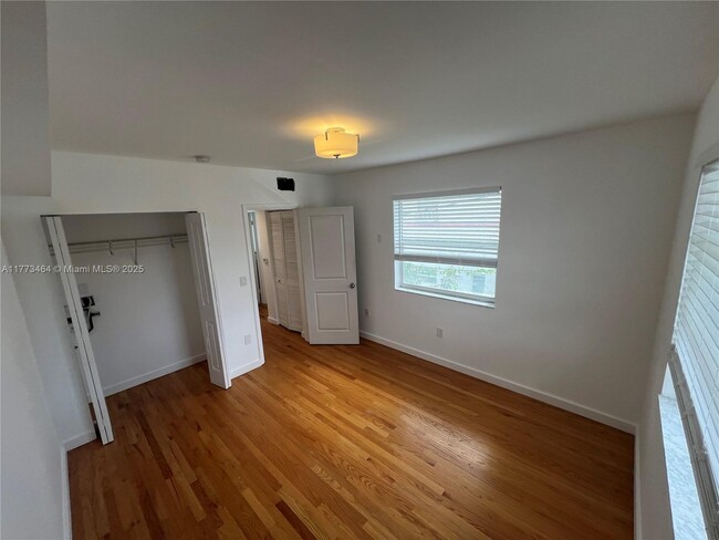 Building Photo - 531 NE 82nd Terrace