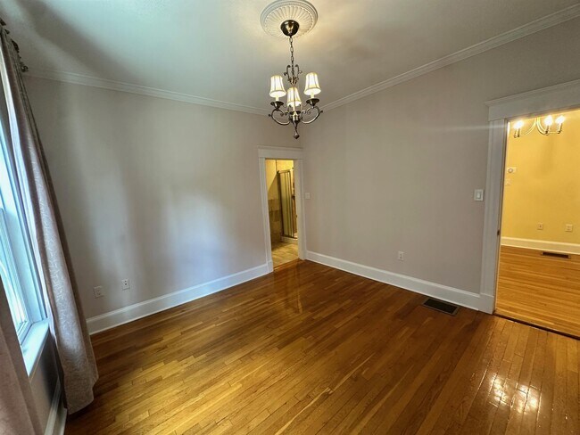 Building Photo - 273 Mason Terrace