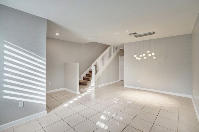 Building Photo - 389 NE 208th Terrace