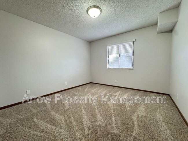 Building Photo - 3405 Holdrege St