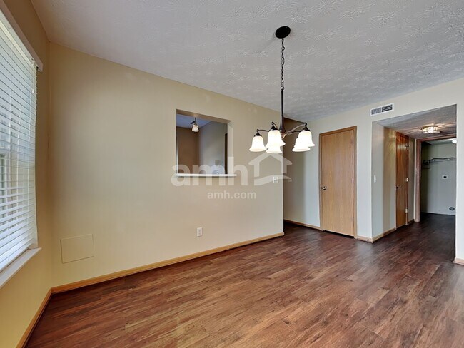 Building Photo - 1302 Shannon Ln