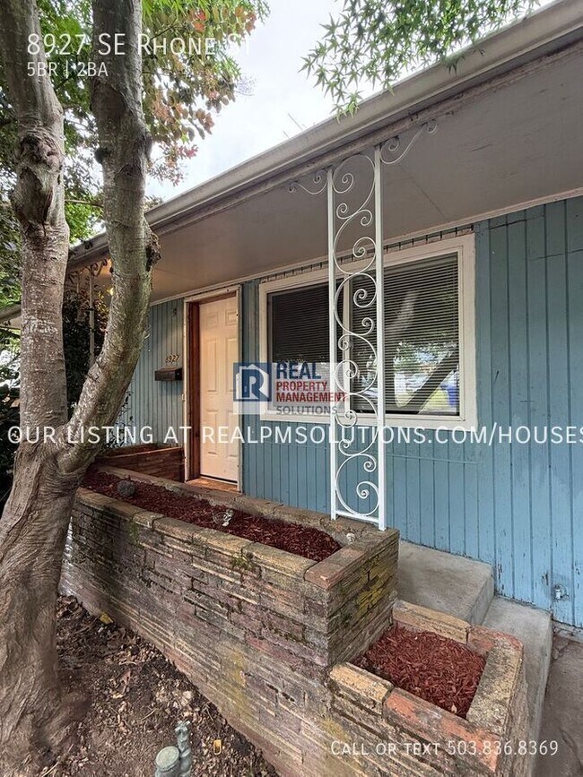 Building Photo - 8927 SE Rhone St