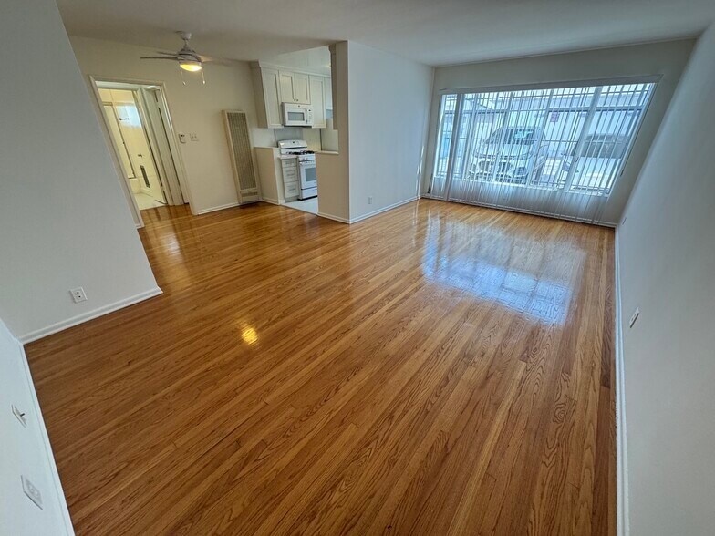 Building Photo - 11662 Sunset Blvd