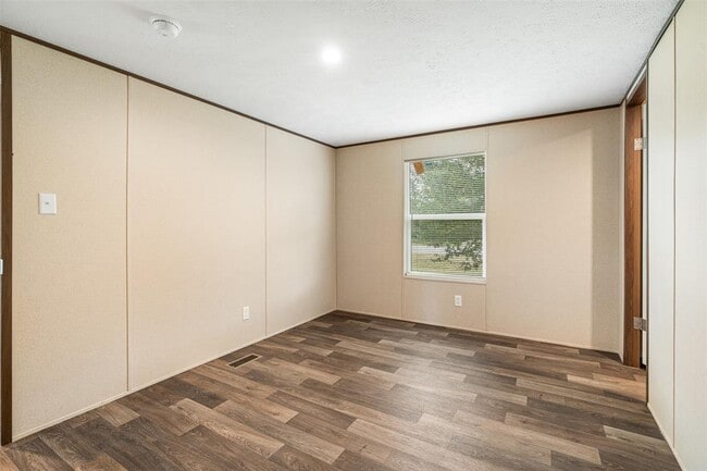 Building Photo - 265 Hershal Ln