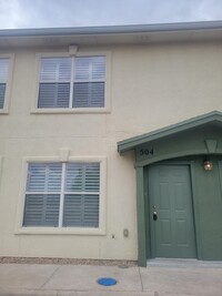 Building Photo - 10021 Railroad Dr
