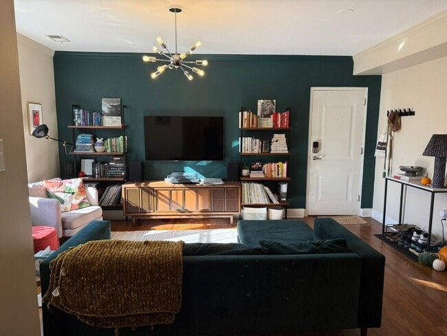 Building Photo - 400 Evarts St NE