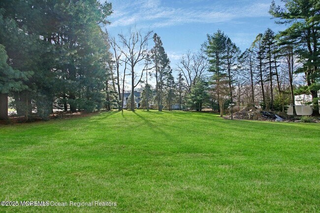 Building Photo - 758 Roseld Ave