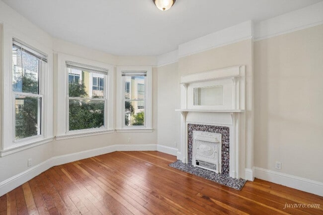 Building Photo - 629 Capp St