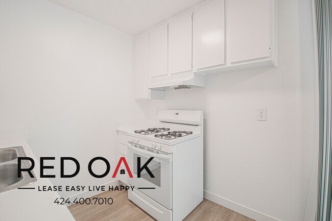 Building Photo - 8309 Cedros Ave