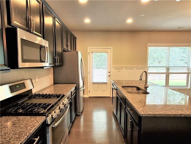 Building Photo - 2465 Matlin Way