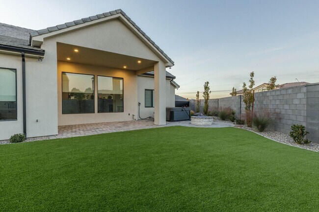 Building Photo - Gorgeous single story with RV Garage in Majestic Fields