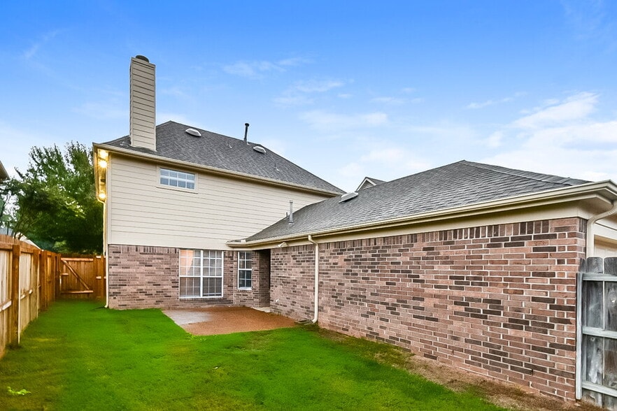 Building Photo - 752 N Ericson Rd
