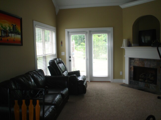 Building Photo - 111 Singapore Cir