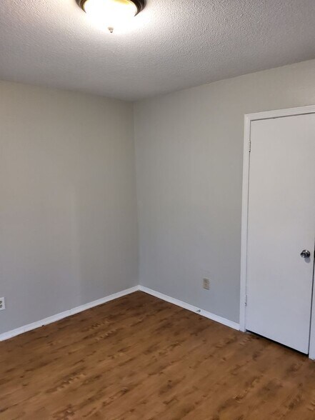 Building Photo - 591 Brockwood Ave
