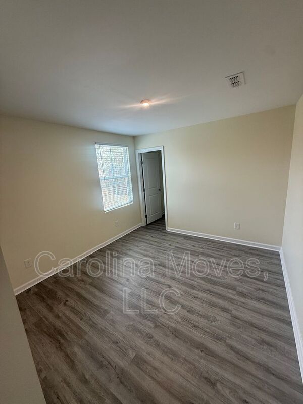 Building Photo - 328 Timberwild Dr