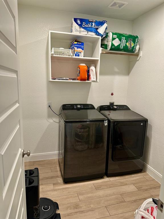 Building Photo - 1113 Scenic Grn Lp