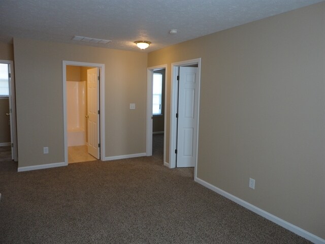 Building Photo - 2328 Salem Park Dr