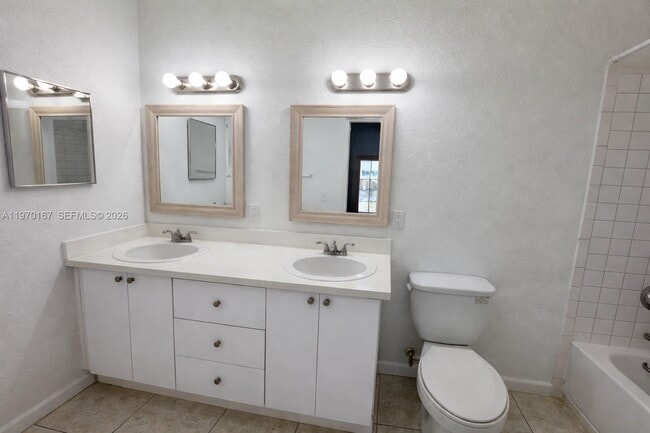 Building Photo - 1010 NW 2nd Ave