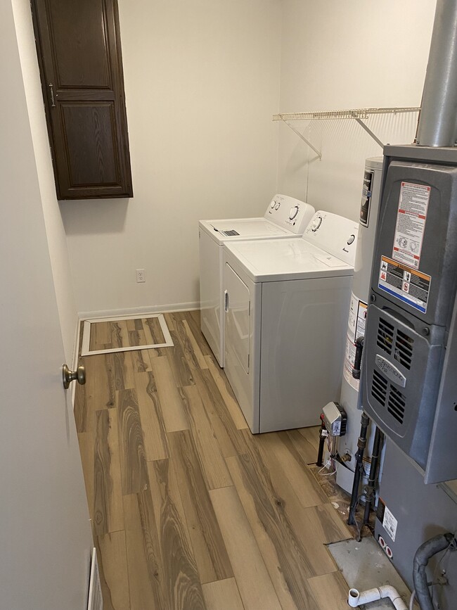 Laundry Room - 369 N Birch St