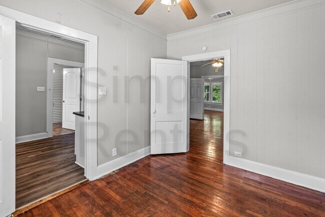 Building Photo - 1410 Sycamore St