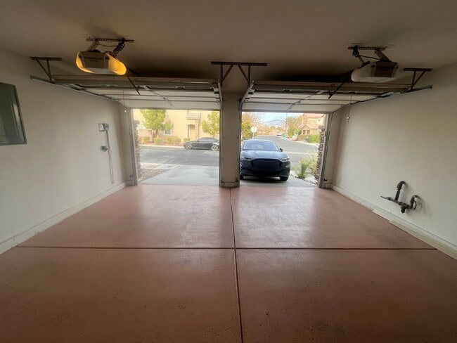 Building Photo - 2 Story-Single Family Home Located in Providence