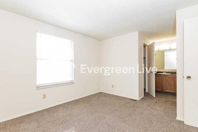 Building Photo - 8241 Schoolgate Dr