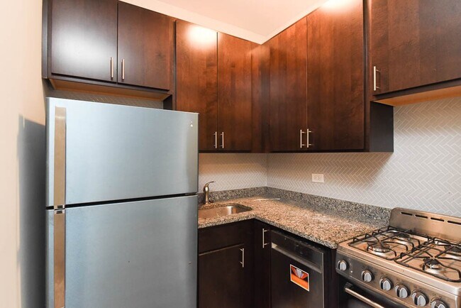 Building Photo - 4854 N Damen Ave