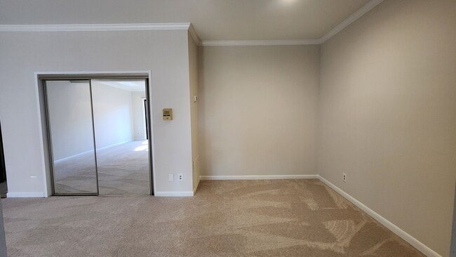 Building Photo - Affordable 2BR close to King St Metro