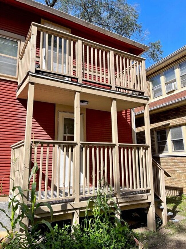 Building Photo - 109 S Orchard St