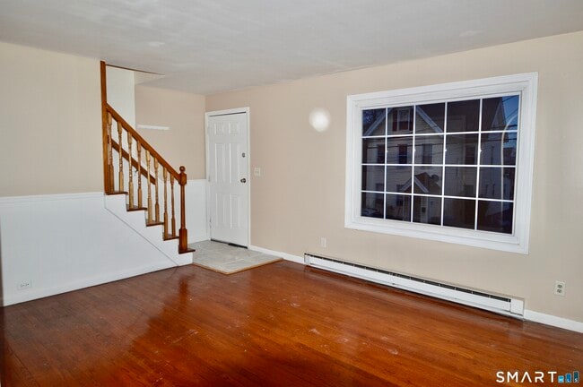 Building Photo - 136 Forest Rd