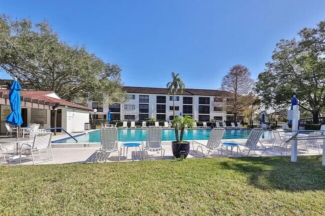 Building Photo - 2595 Countryside Blvd