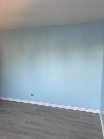 Building Photo - 4233 Ridge Rd