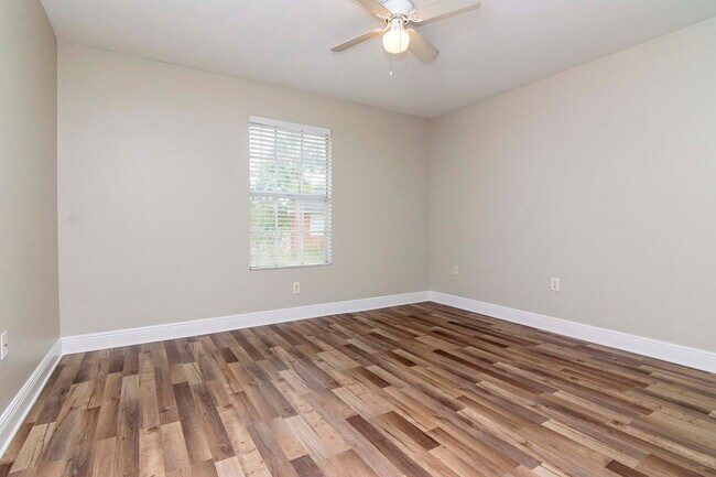 Building Photo - 2nd Floor - Recently Upgraded and Remodeled -1 Bedroom 1 Bath for Lease in Brandon, FL