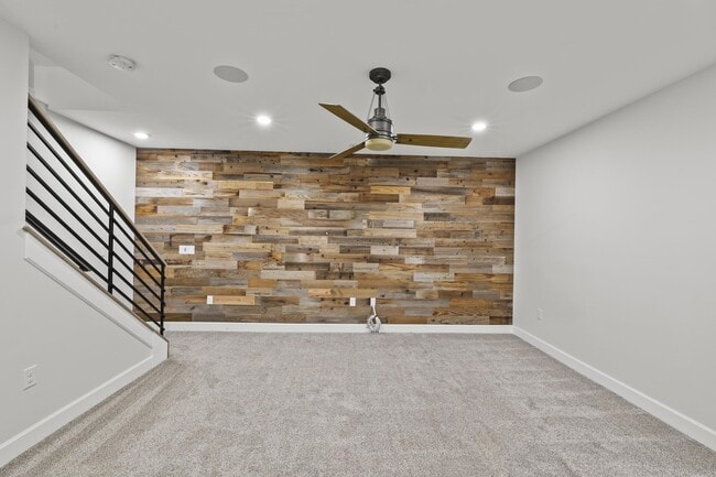 Building Photo - 297 Auden Ave