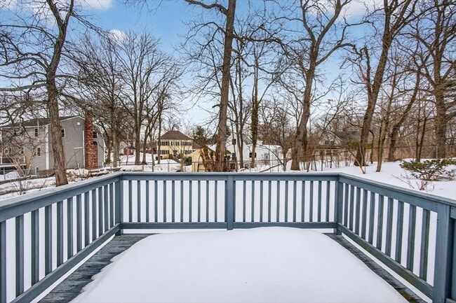 Building Photo - 23 Cady St