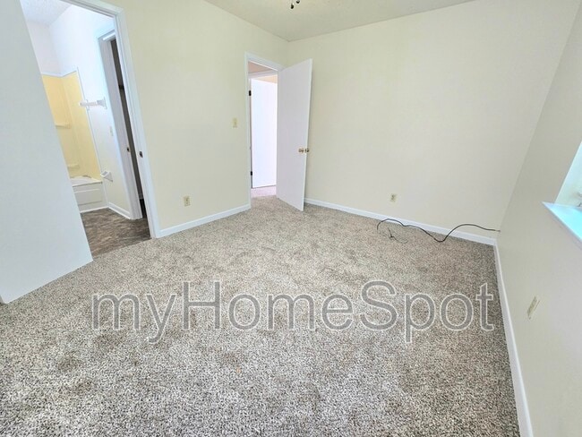 Building Photo - 3230 Palmdale Ave