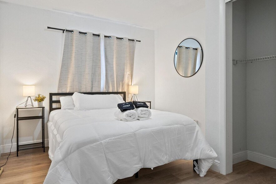 Building Photo - 919 Ave S SE