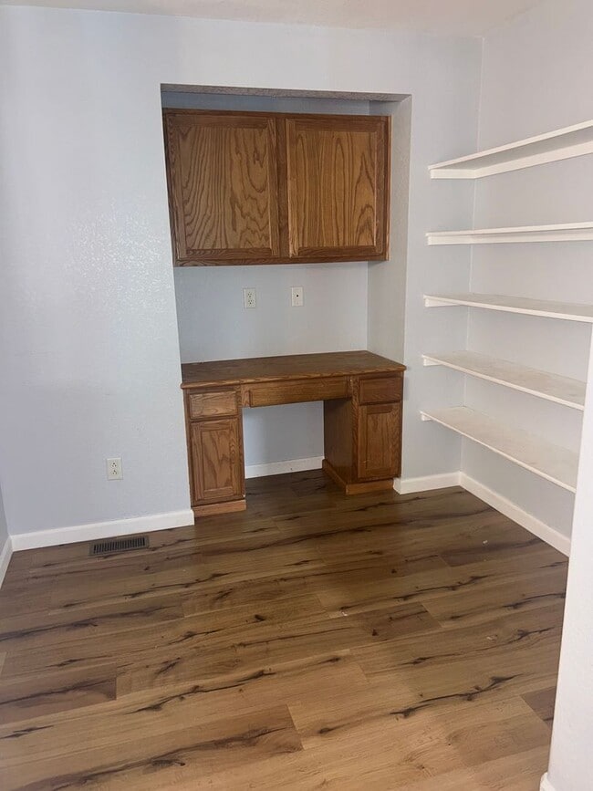Building Photo - Price Reduced! 3 bed / 3 bath Townhome / Morgan's Run at the Meadows